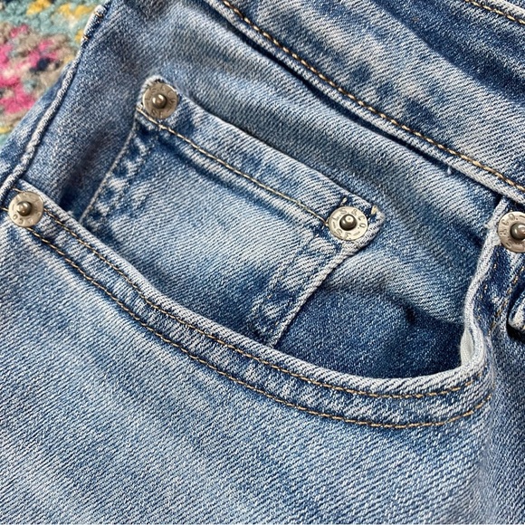 Levi’s Strauss Ribcage Bell Jeans - Picture 4 of 7